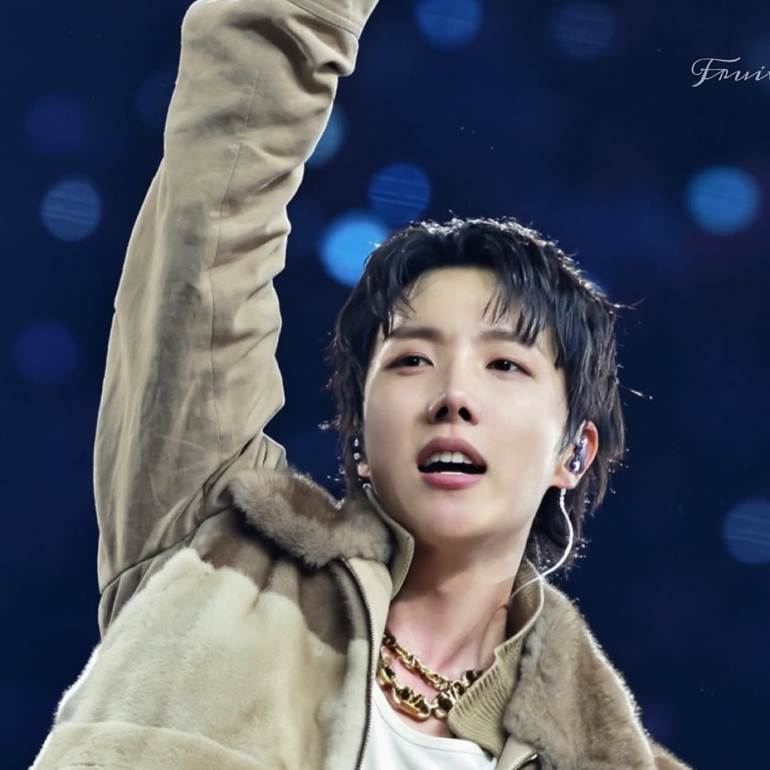 Foto terbaru j-hope (BTS)