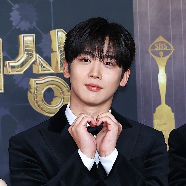 김요한 (위아이) 최근 활동샷