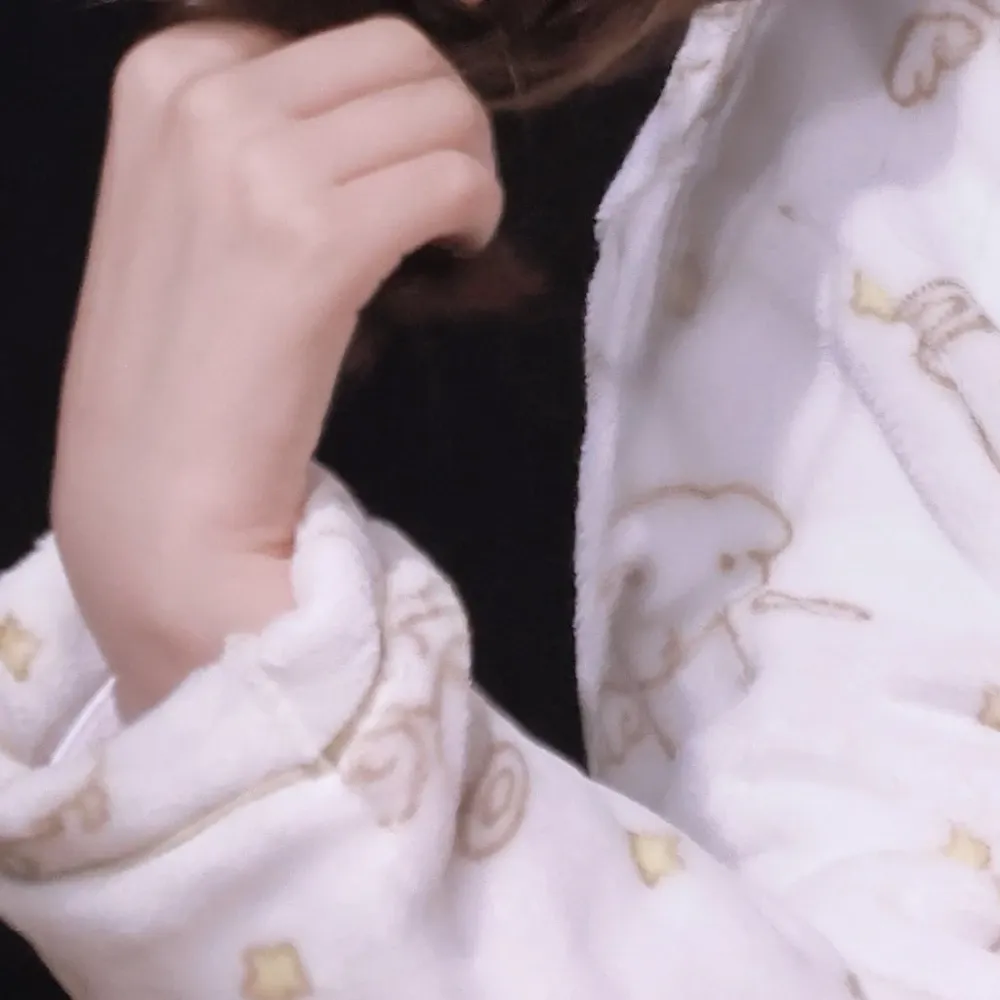 Behind-the-scenes cut of Ye-on (Hearts2Hearts)
