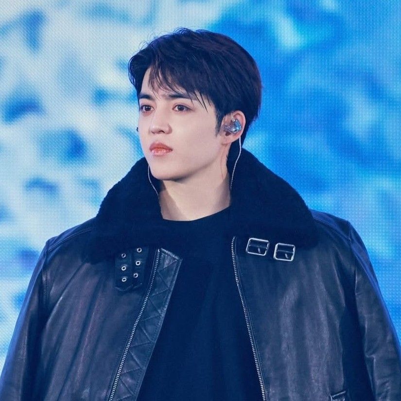 Recent activity shot of S.Coups (SEVENTEEN)