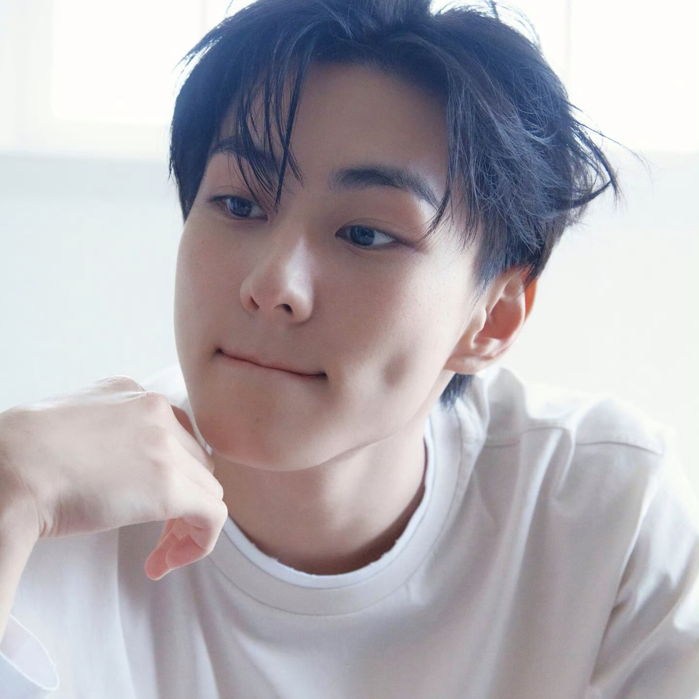 Latest photo of Jungwon (ENHYPEN)