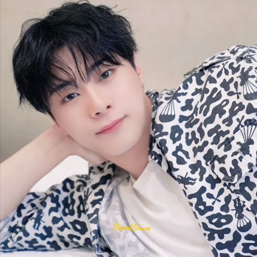 Latest photo of Moonbin (ASTRO)