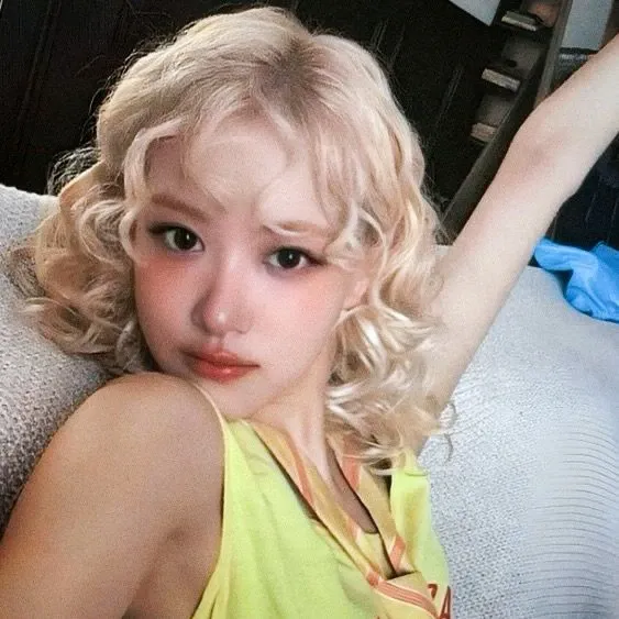 Behind-the-scenes cut of ROSÉ (BLACKPINK)