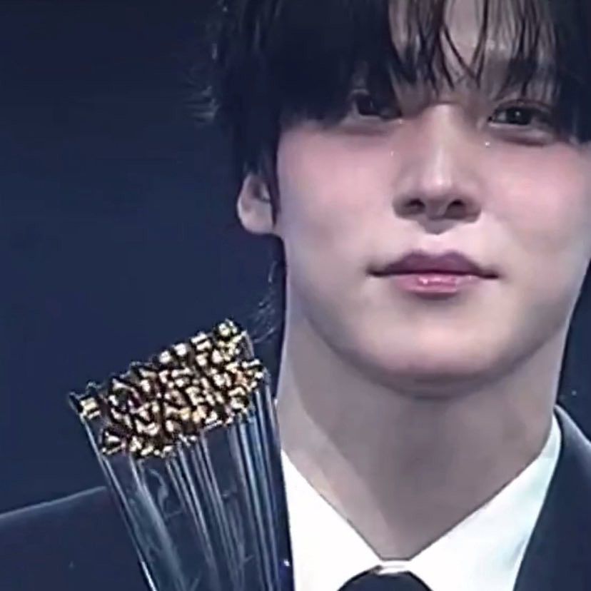 Behind-the-scenes cut of Yunho (ATEEZ)