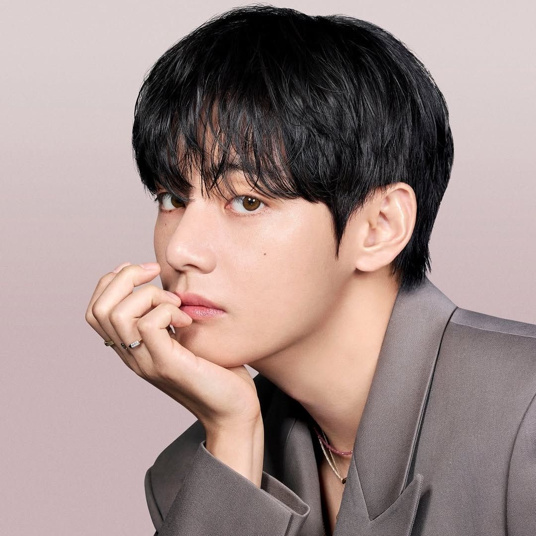 Foto terbaru V (BTS)