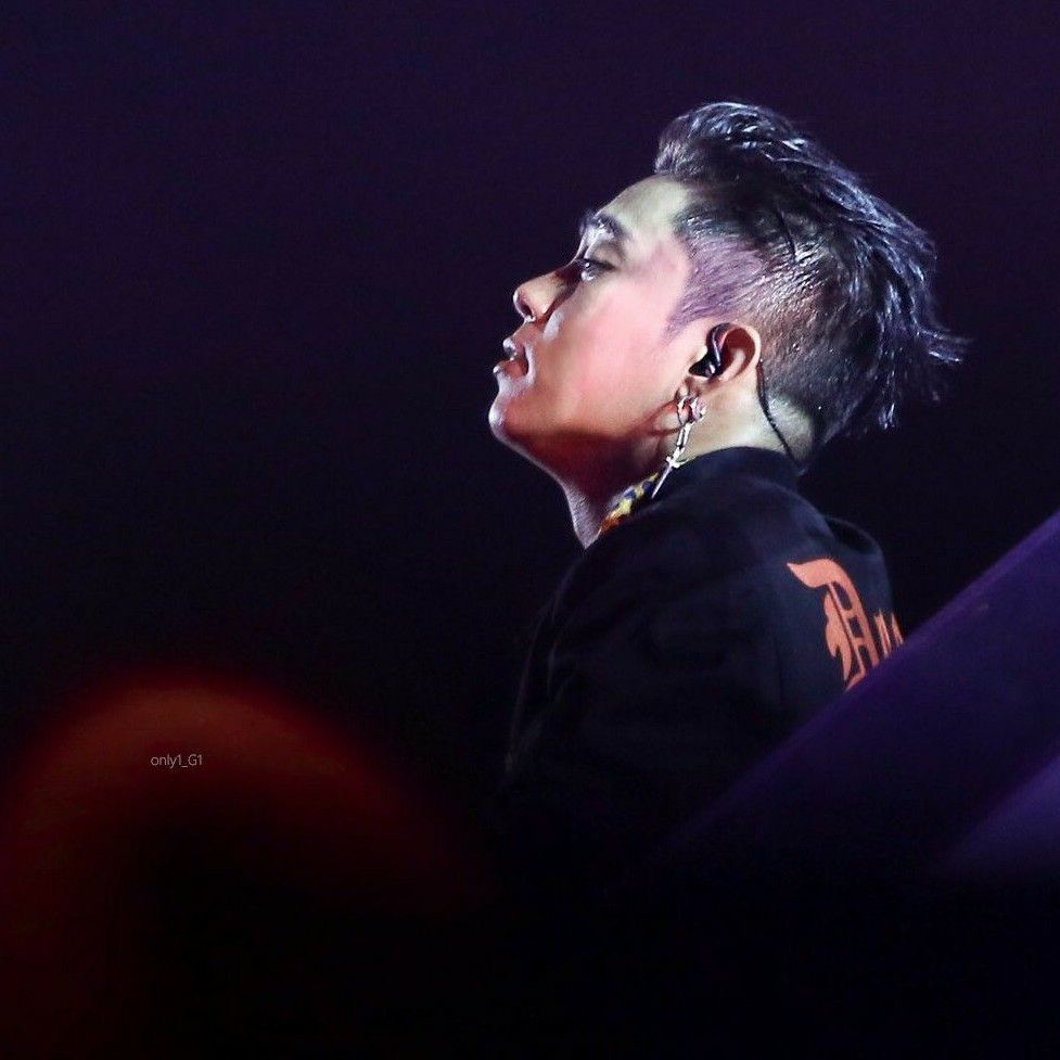 A moment captured by Eun Jiwon (SECHSKIES)'s fan