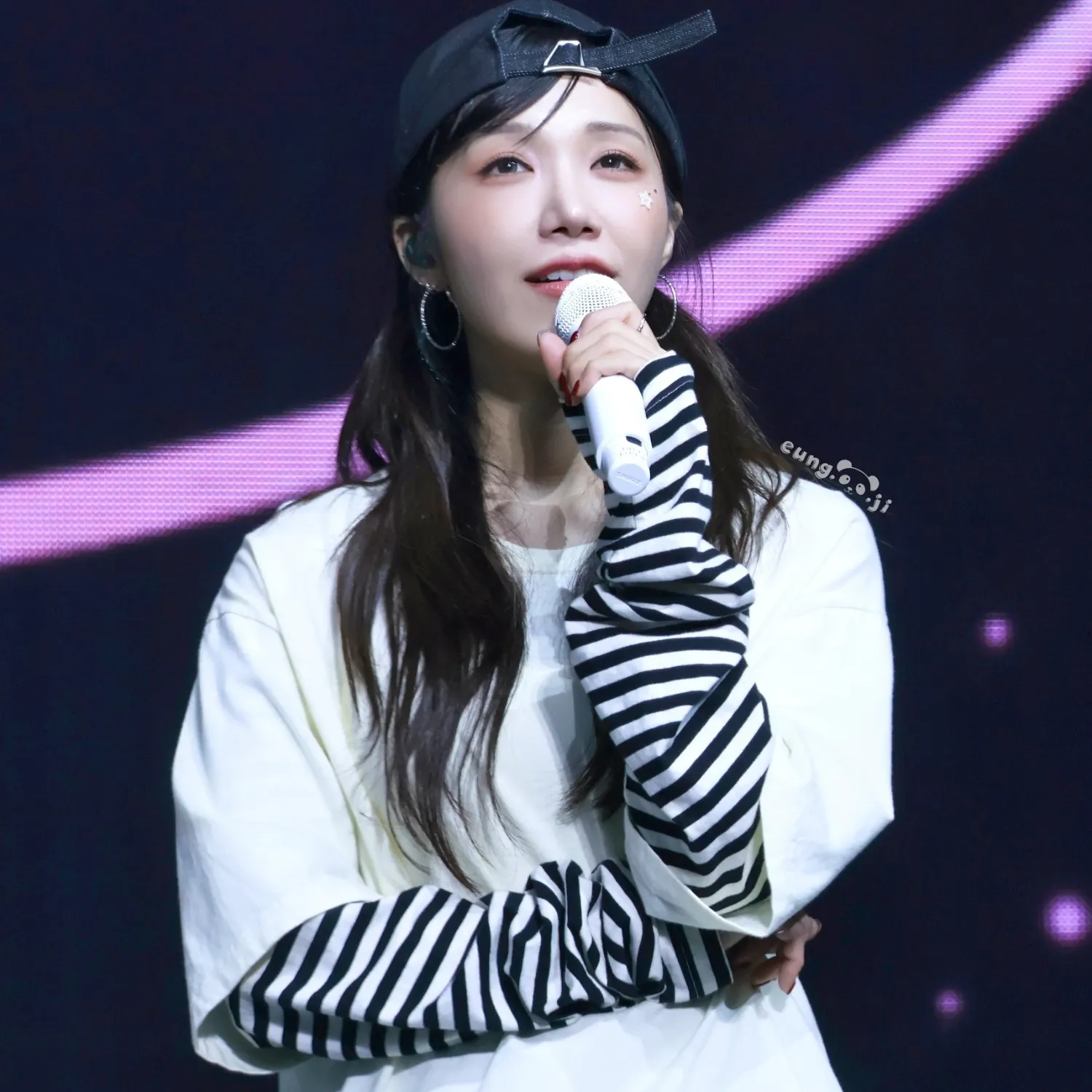 Behind-the-scenes cut of Jeong Eunji (Apink)