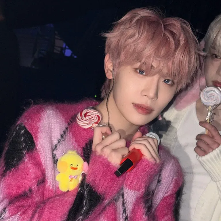 Recent activity shot of Kim Taerae (ZEROBASEONE)