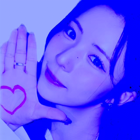 Behind-the-scenes cut of Maya (NiziU)