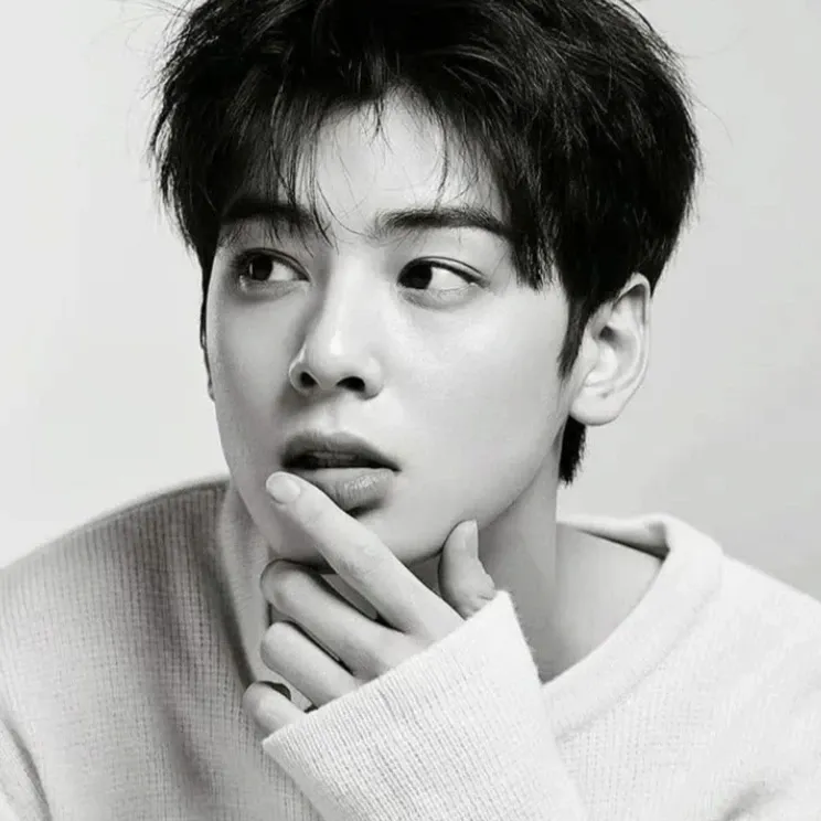 Latest photo of Eunwoo (ASTRO)
