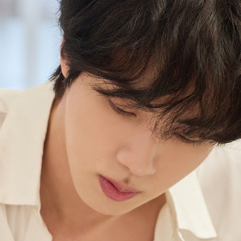 Foto aktivitas terbaru Jin (BTS)