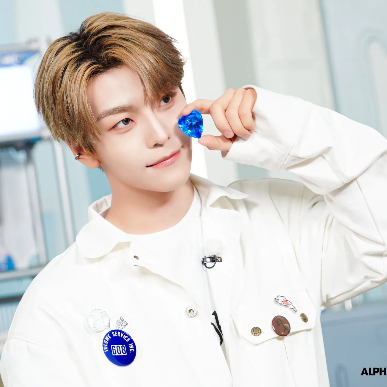 A moment captured by He Xinlong (ALPHA DRIVE ONE)'s fan