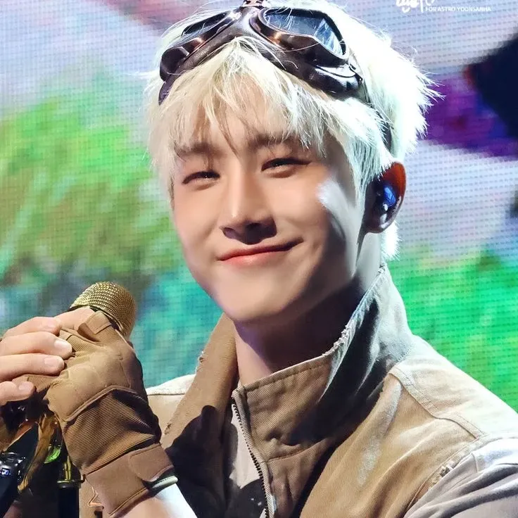 A moment captured by Jinjin (ASTRO)'s fan