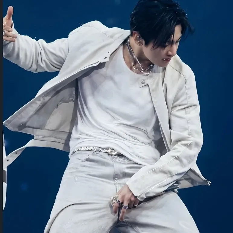 Popular K-POP post loved by fans