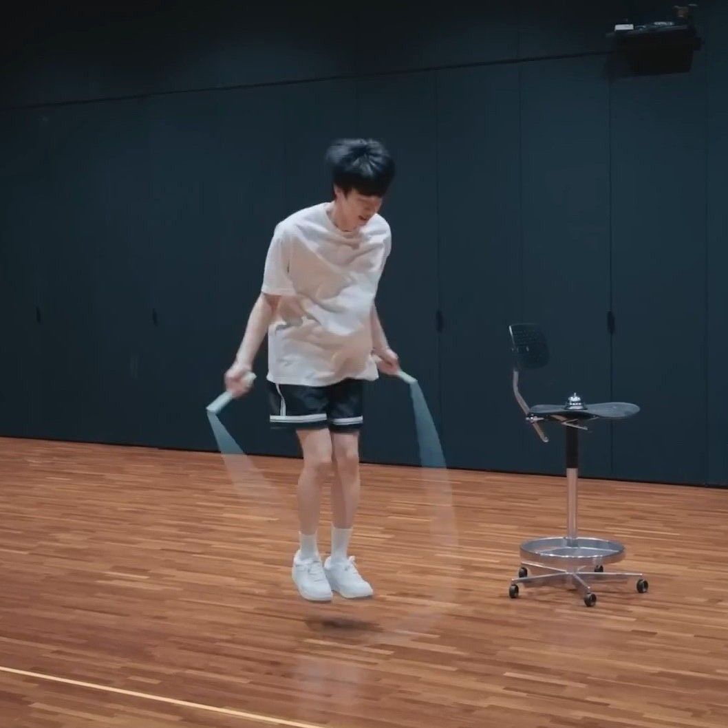 진 (방탄소년단)의 최신 사진