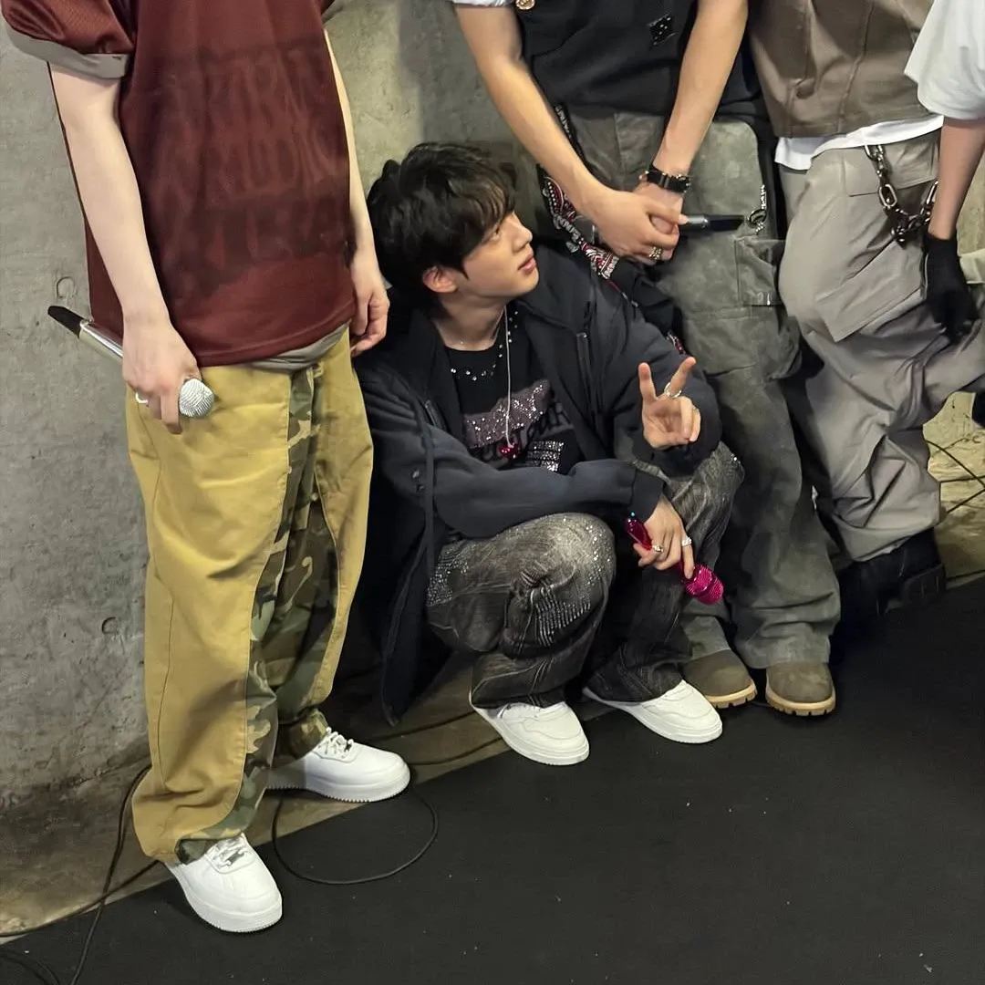 진 (방탄소년단)의 비하인드 컷