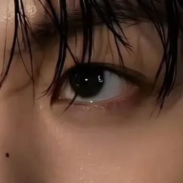 Foto aktivitas terbaru Jungkook (BTS)