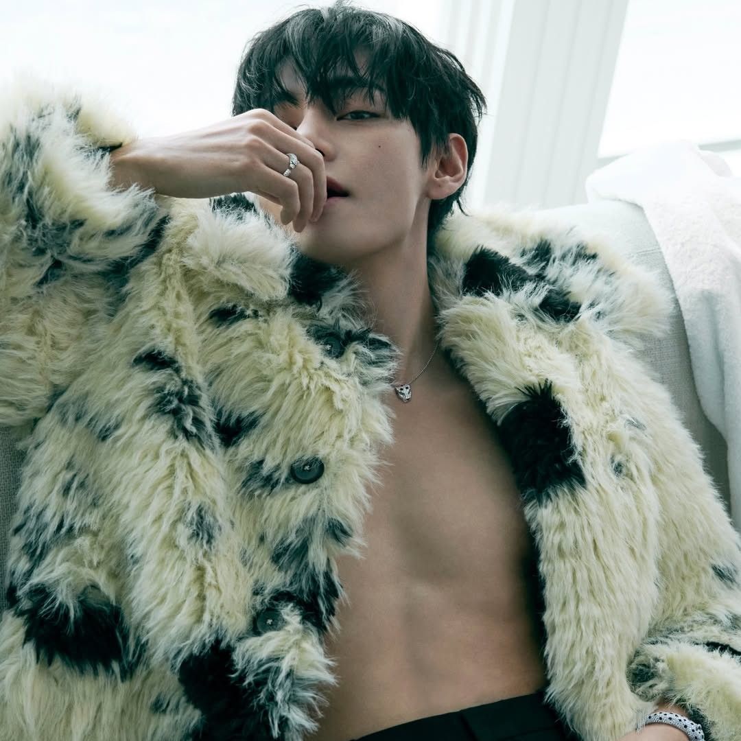 뷔 (방탄소년단)의 최신 사진