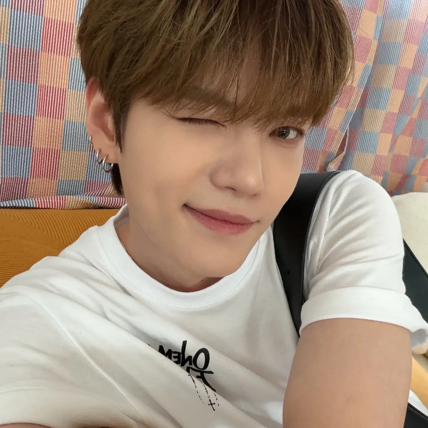 Behind-the-scenes cut of Gyehyeon (VERIVERY)