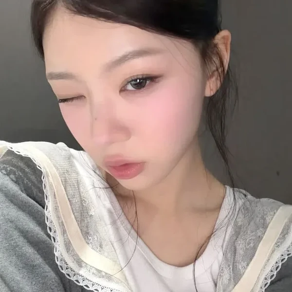 Popular profile picture of ILLIT loved by fans