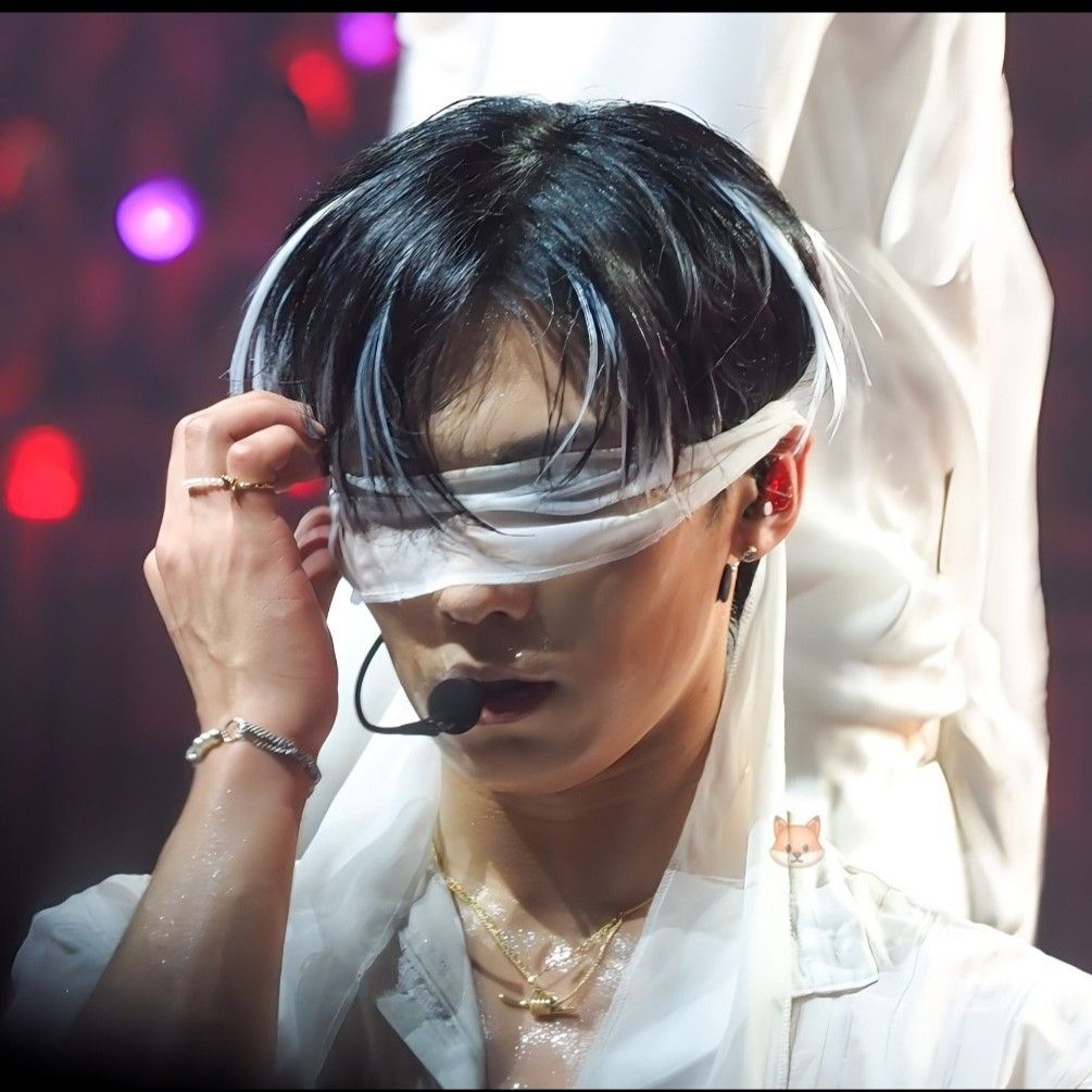 A moment captured by Rocky's fan