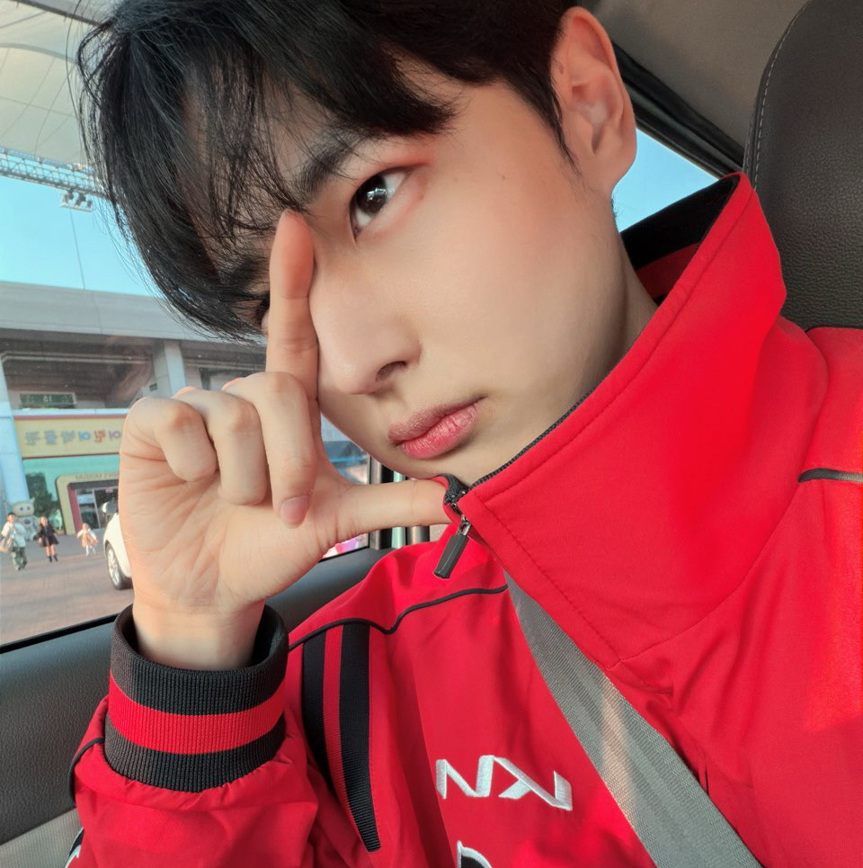 Latest photo of Choi Byungchan