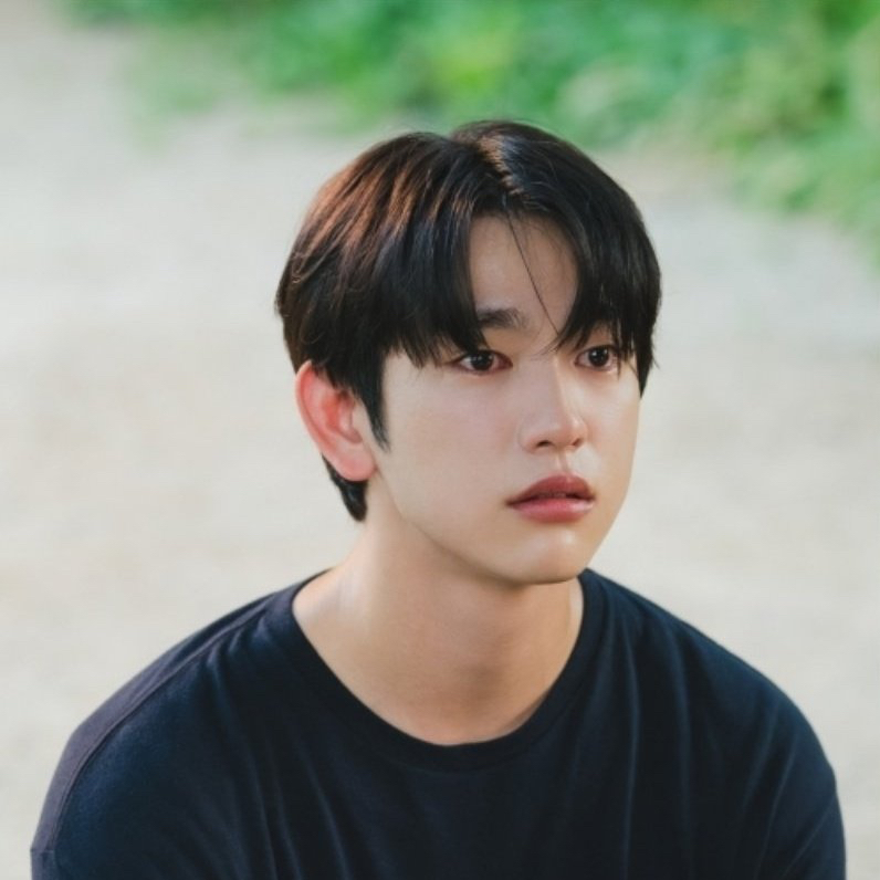 Latest photo of Jinyoung (GOT7)