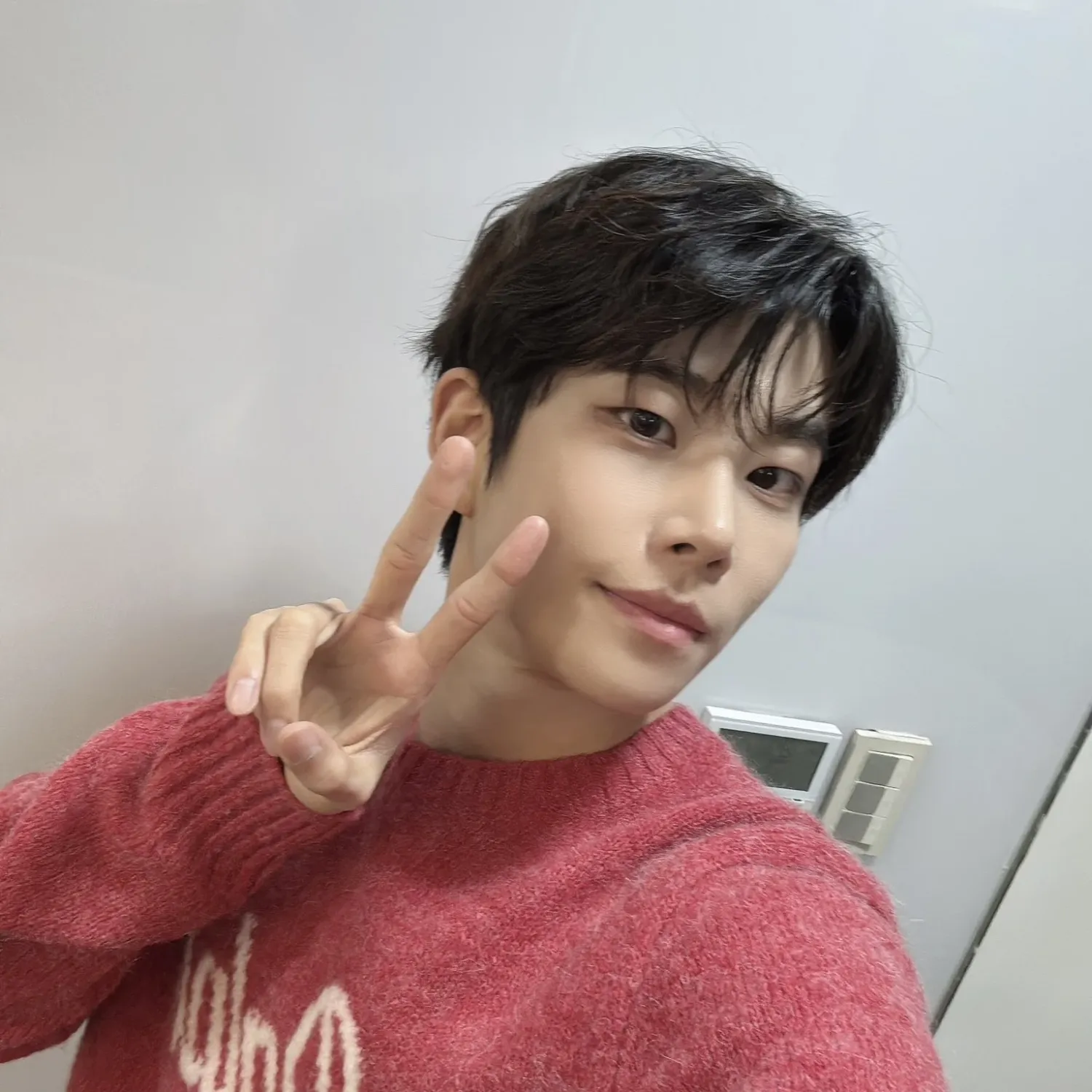 A moment captured by MJ (ASTRO)'s fan