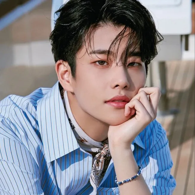 A moment captured by MJ (ASTRO)'s fan