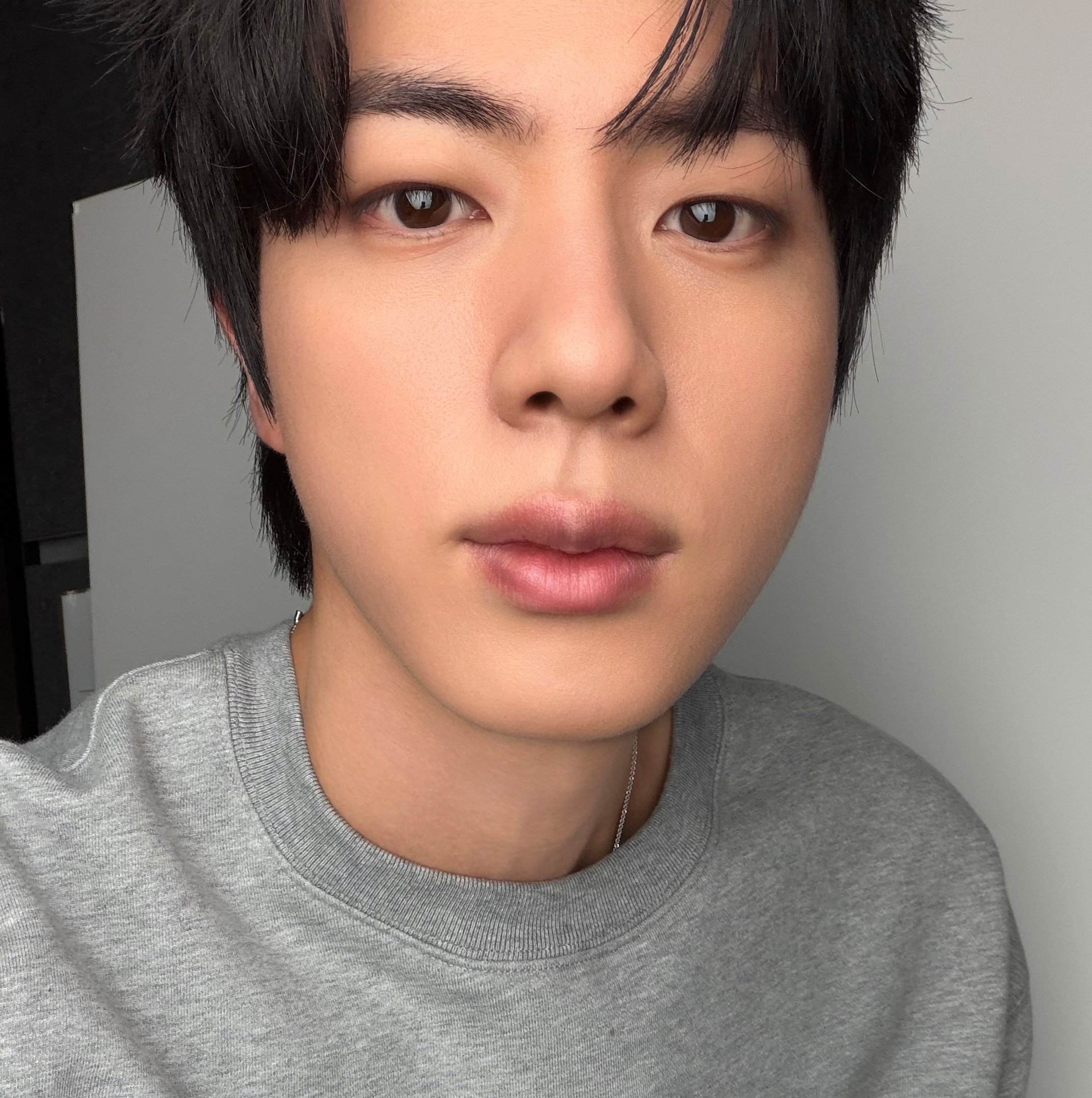 진 (방탄소년단) 최근 활동샷