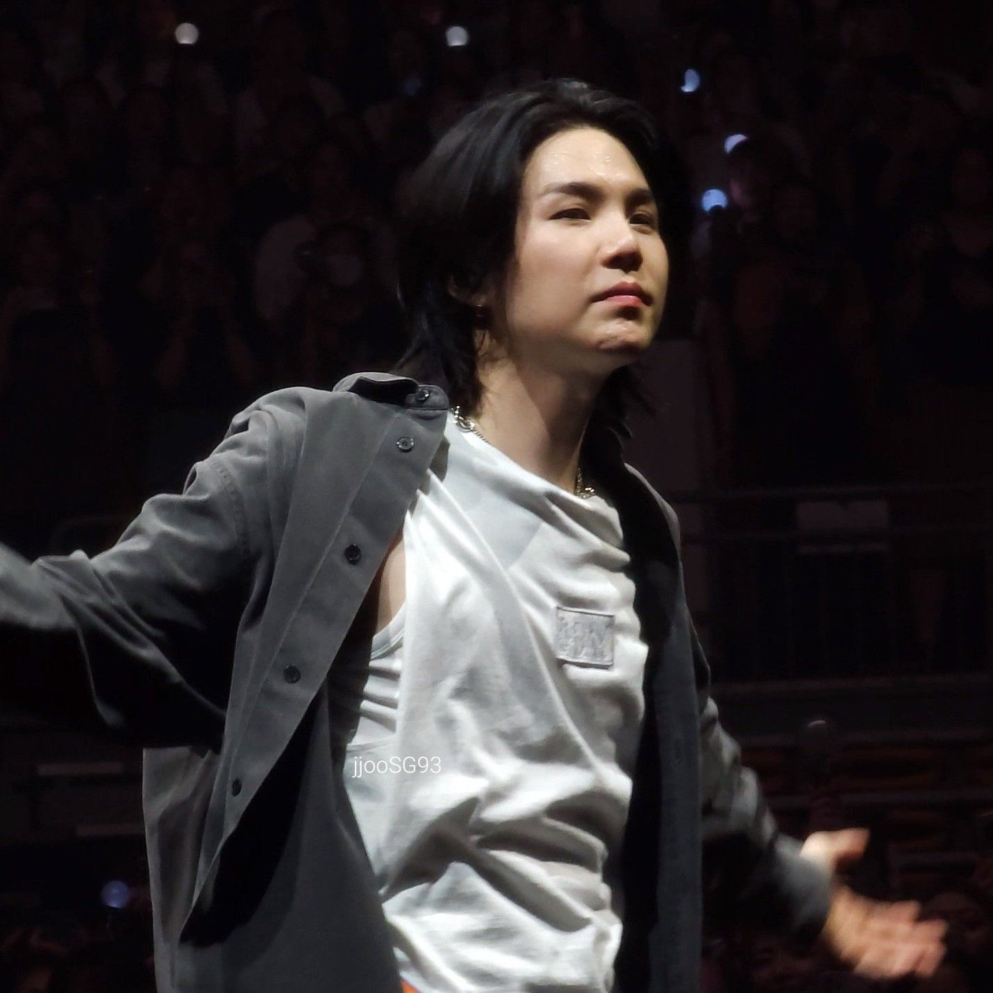 SUGA (BTS)の舞台裏ショット