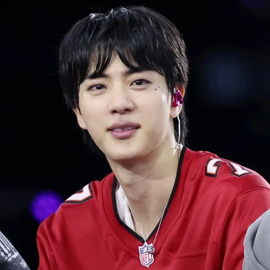 진 (방탄소년단)의 비하인드 컷