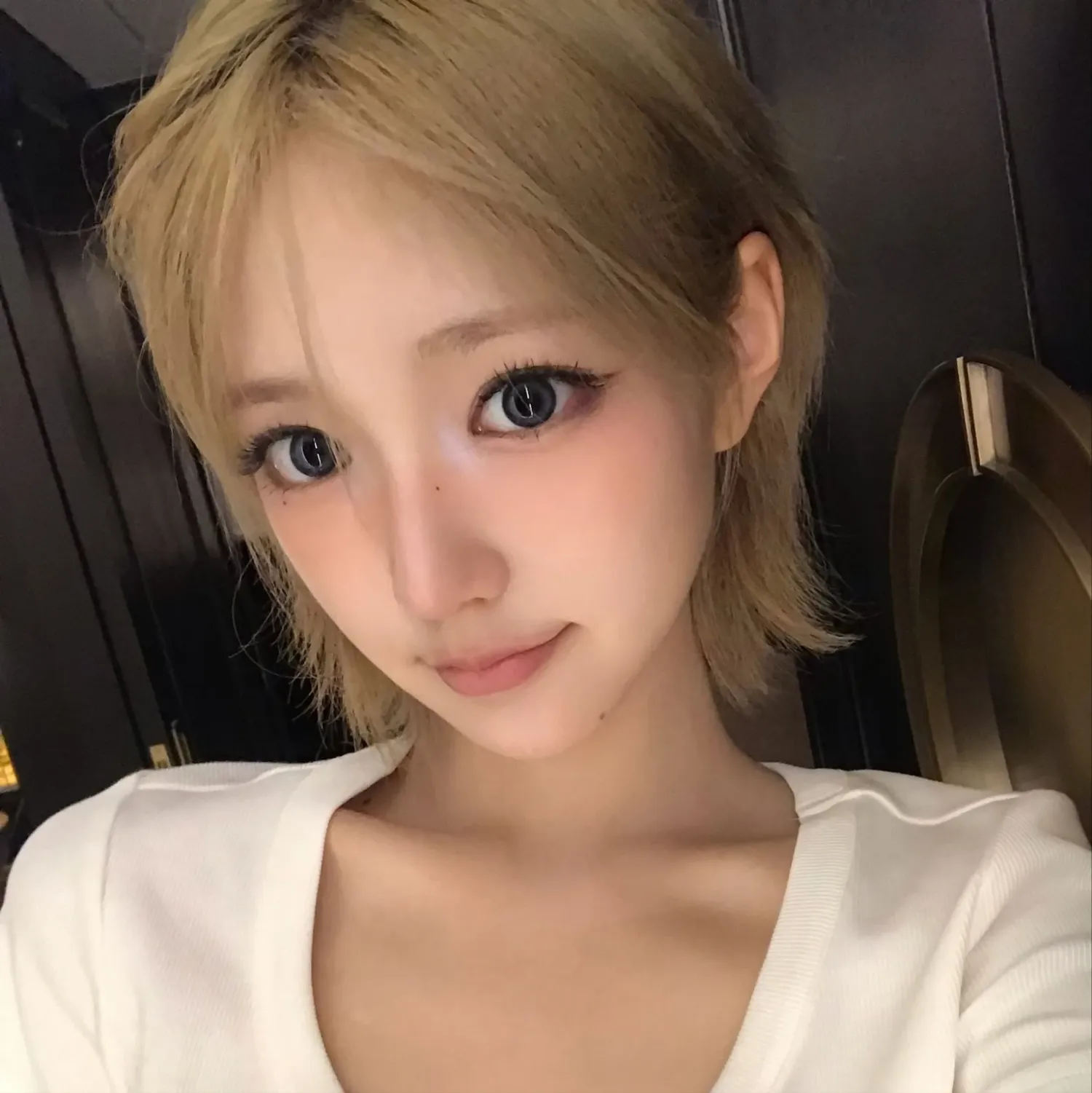Behind-the-scenes cut of KiiiKiii
