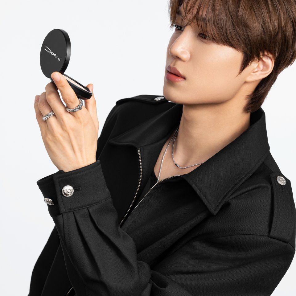 Potret di balik layar Kai (EXO)