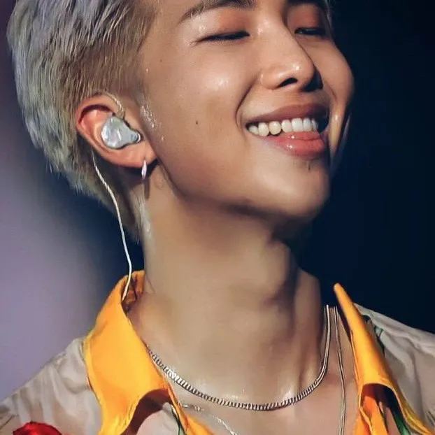 Behind-the-scenes cut of BTS