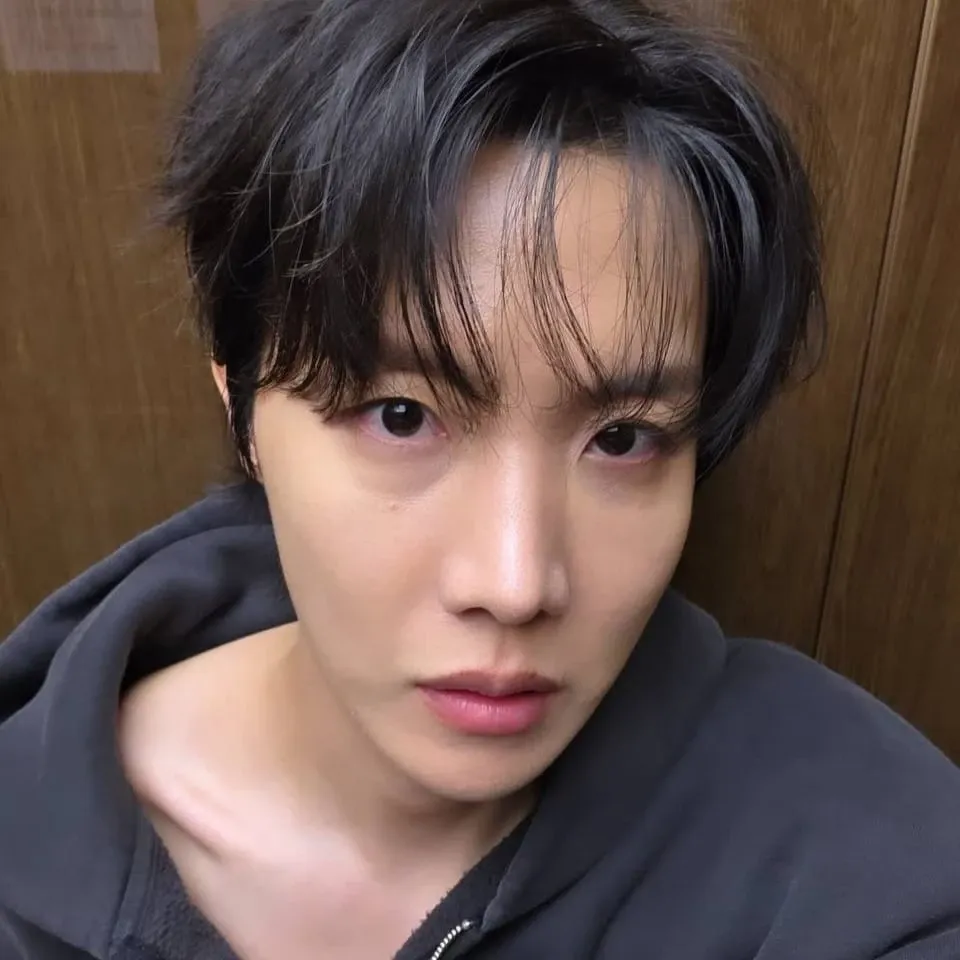 제이홉 (방탄소년단) 최근 활동샷