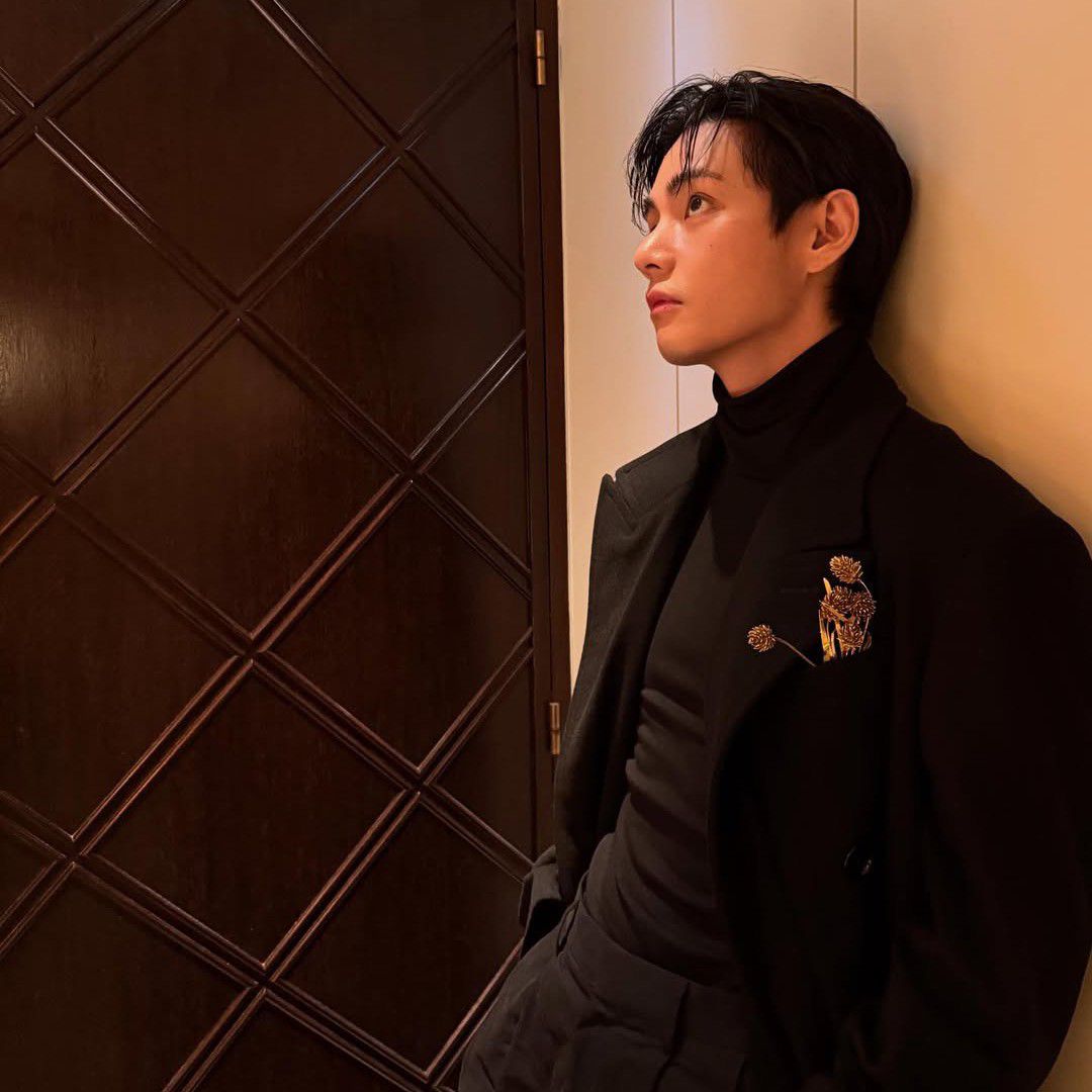 V (防彈少年團)的最新活動照片