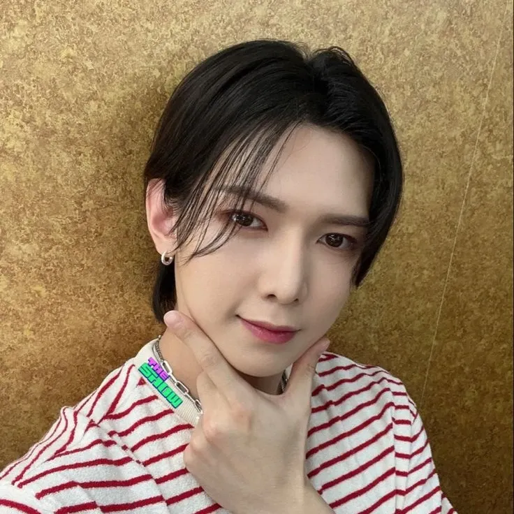 Recent activity shot of Yeosang (ATEEZ)