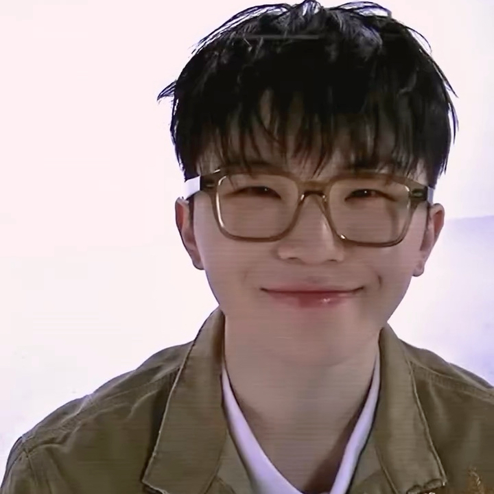 Latest photo of Woozi (SEVENTEEN)