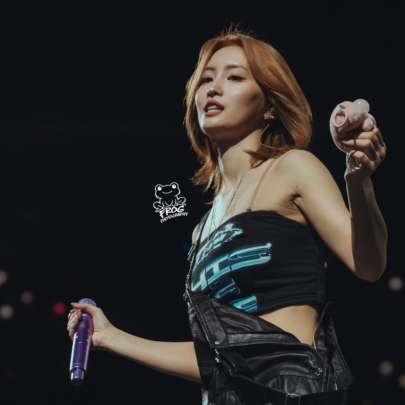 モモ (TWICE)の舞台裏ショット