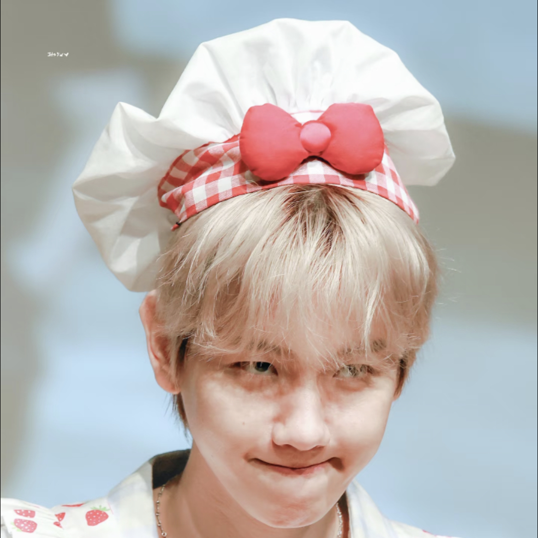 Recent activity shot of Baekhyun (EXO)