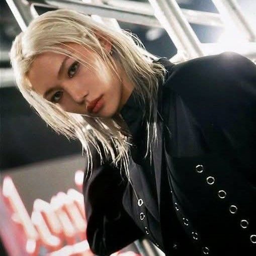 Must-see popular post of 필릭스 (Stray Kids), your favorite