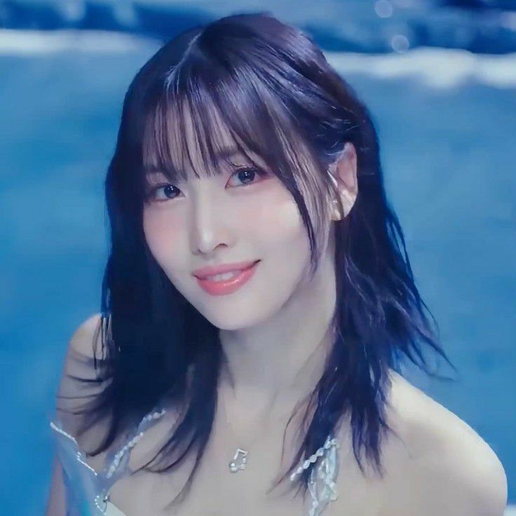 모모 (TWICE) 최근 활동샷