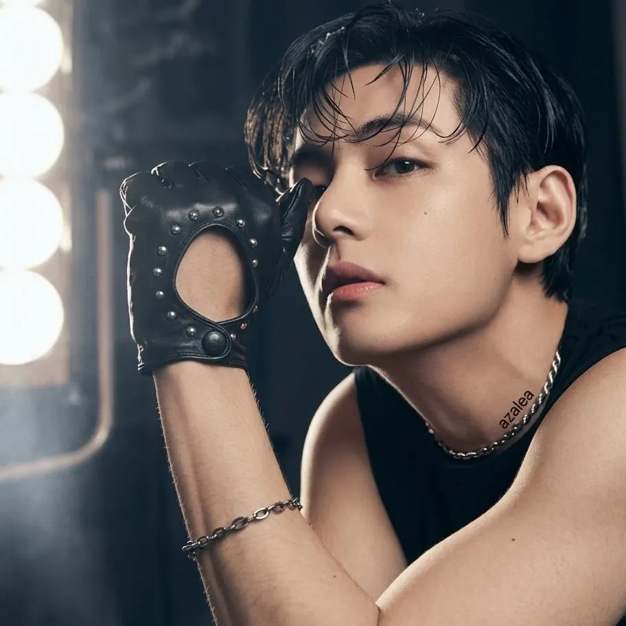 뷔 (방탄소년단) 최근 활동샷