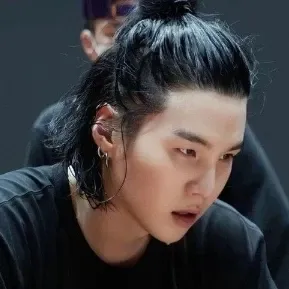 슈가 (방탄소년단)의 최신 사진