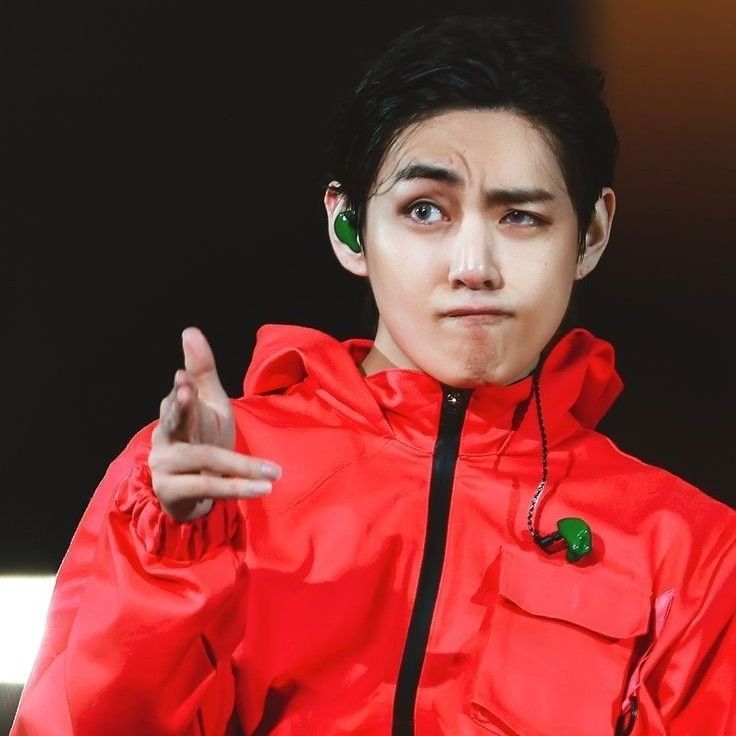 뷔 (방탄소년단) 최근 활동샷