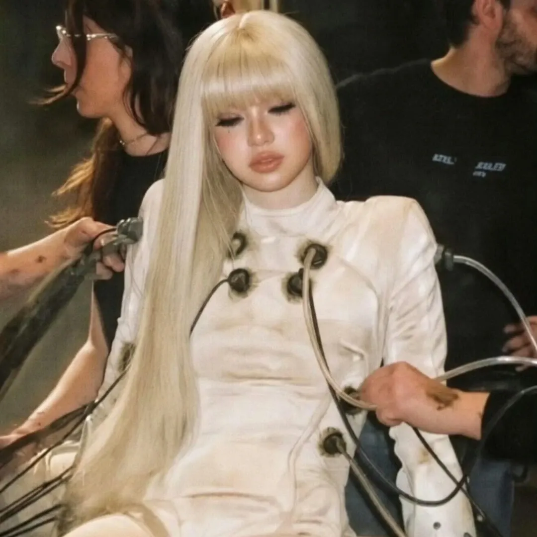 Foto terbaru Lisa (BLACKPINK)