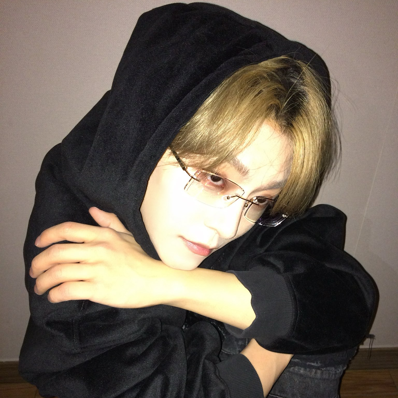 A moment captured by He Xinlong (ALPHA DRIVE ONE)'s fan