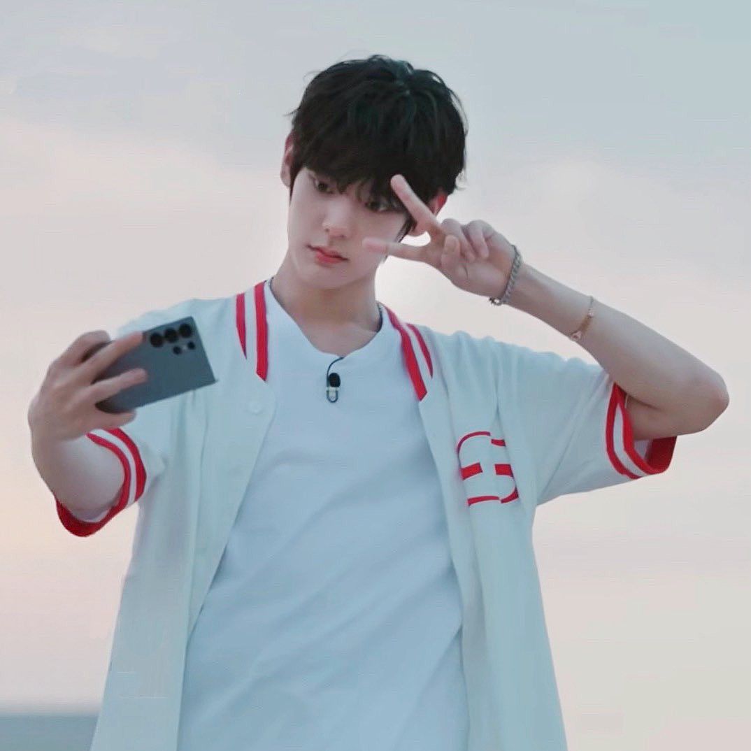 A moment captured by Nicholas (SMTR25)'s fan