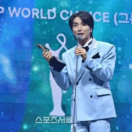 Latest photo of Leeteuk (Super Junior)